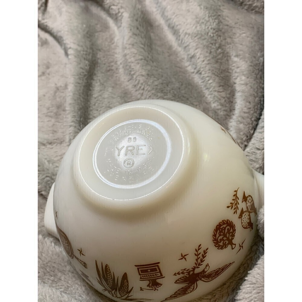 Pyrex Early American Bowl - Picture 5 of 7